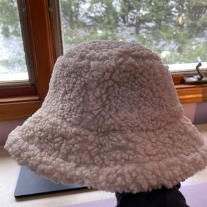 Reversible Sherpa bucket hat